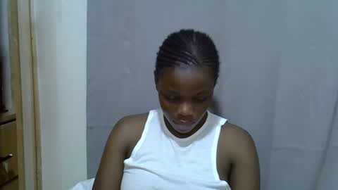 Snapshot of petite_melan chatting on September 18, 2025, 11:45 am petite_melan online show from September 18, 2025, 11:45 am