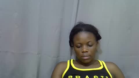 Snapshot of petite_melan chatting on September 23, 2025, 8:01 pm petite_melan online show from September 23, 2025, 8:01 pm