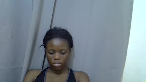 Snapshot of petite_melan chatting on September 25, 2025, 11:36 am petite_melan online show from September 25, 2025, 11:36 am