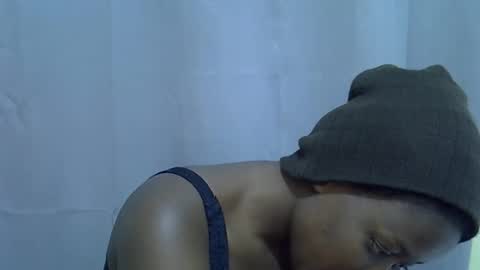 Snapshot of petite_melan chatting on October 7, 2025, 5:21 pm petite_melan online show from October 7, 2025, 5:21 pm