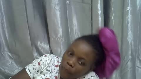 Snapshot of petite_melan chatting on October 20, 2025, 7:14 pm petite_melan online show from October 20, 2025, 7:14 pm