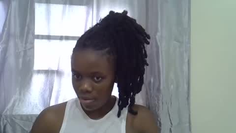 Snapshot of petite_melan chatting on October 27, 2025, 9:46 am petite_melan online show from October 27, 2025, 9:46 am