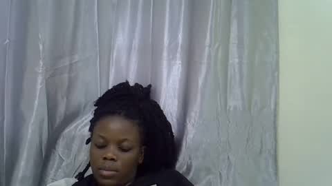 Snapshot of petite_melan chatting on October 31, 2025, 4:13 am petite_melan online show from October 31, 2025, 4:13 am