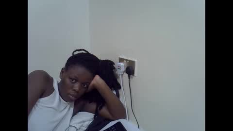 Snapshot of petite_melan chatting on November 20, 2025, 7:41 am petite_melan online show from November 20, 2025, 7:41 am