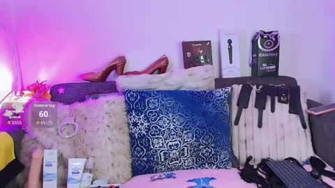 petite_pepper18 online show from April 22, 2026, 3:02 pm