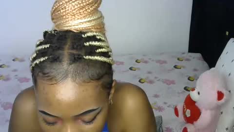 Snapshot of petite_princes chatting on December 4, 2024, 10:24 am petite_princes online show from December 4, 2024, 10:24 am