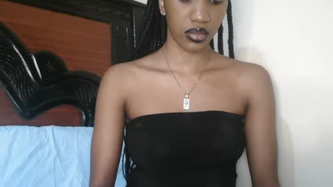 Snapshot of petite_princes chatting on March 12, 2025, 12:36 pm petite_princes online show from March 12, 2025, 12:36 pm