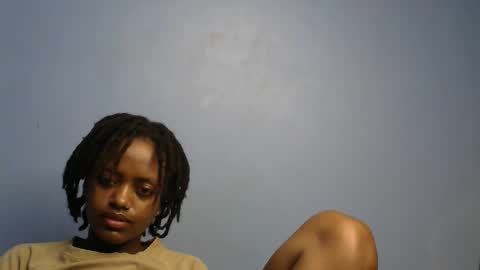 petite_star2 online show from February 3, 2026, 6:40 am