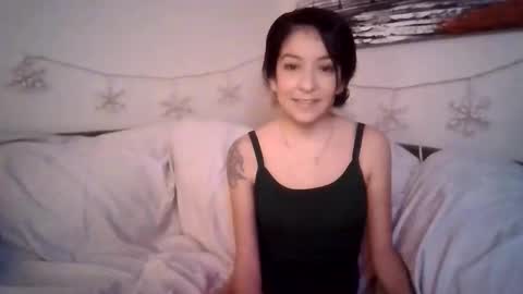 petite treat  online show from December 20, 2025, 5:03 am