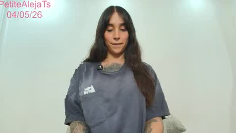 Snapshot of petitealejats chatting on May 4, 2026, 10:06 pm PetiteAlejaTs online show from May 4, 2026, 10:06 pm