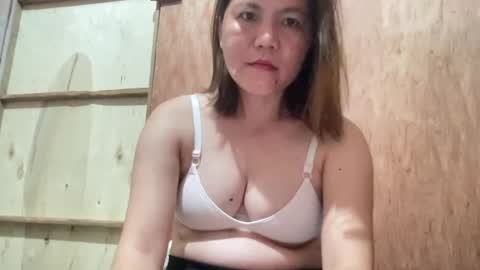 Snapshot of petiteasian_angel chatting on May 11, 2026, 8:28 pm Hanna online show from May 11, 2026, 8:28 pm