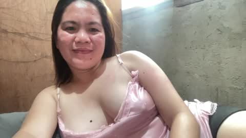 Snapshot of petiteasian_angel chatting on May 23, 2026, 11:42 pm Hanna online show from May 23, 2026, 11:42 pm