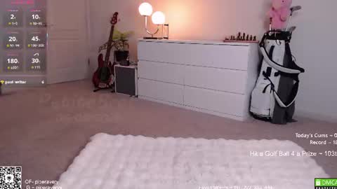 Snapshot of petitebrat chatting on June 10, 2026, 1:28 am PiperAvery online show from June 10, 2026, 1:28 am