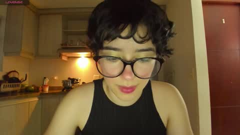 Lunna online show from February 6, 2026, 10:46 pm