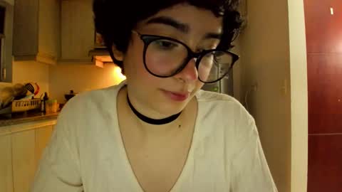 Lunna online show from February 25, 2026, 12:42 am
