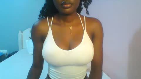 Snapshot of petiteediva chatting on June 13, 2026, 2:42 am diva online show from June 13, 2026, 2:42 am