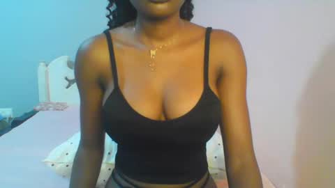 Snapshot of petiteediva chatting on June 14, 2026, 2:57 am diva online show from June 14, 2026, 2:57 am