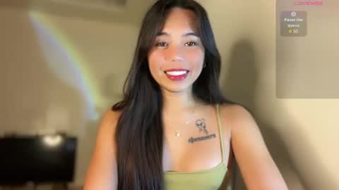 Snapshot of petitegirlx69 chatting on January 1, 2025, 7:32 pm miss lisa online show from January 1, 2025, 7:32 pm