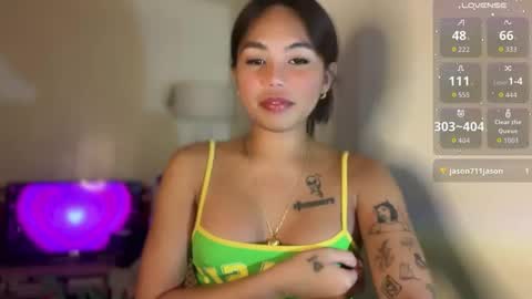 Snapshot of petitegirlx69 chatting on October 26, 2025, 6:47 pm miss lisa online show from October 26, 2025, 6:47 pm