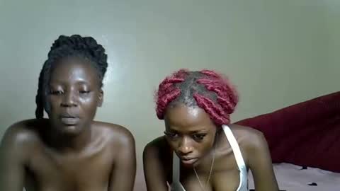 Snapshot of petitekittyy chatting on April 26, 2026, 2:37 pm Kitty online show from April 26, 2026, 2:37 pm