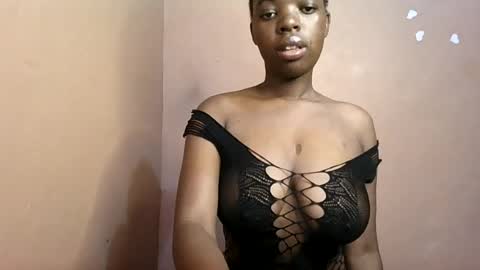 Snapshot of petitemomma76379 chatting on July 7, 2026, 7:09 am sexy chocolate online show from July 7, 2026, 7:09 am