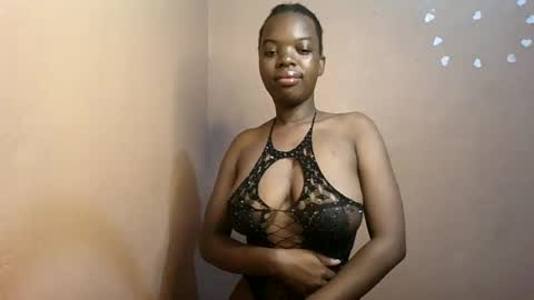 Snapshot of petitemomma76379 chatting on July 17, 2026, 4:41 am sexy chocolate online show from July 17, 2026, 4:41 am