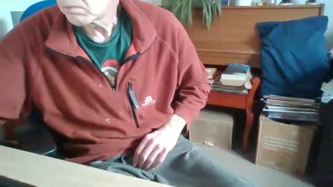 Snapshot of petitwilly chatting on January 6, 2025, 10:35 am petitwilly online show from January 6, 2025, 10:35 am