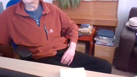 Snapshot of petitwilly chatting on February 17, 2025, 9:35 am petitwilly online show from February 17, 2025, 9:35 am