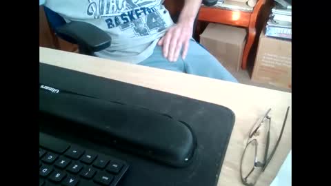 Snapshot of petitwilly chatting on September 22, 2025, 7:32 am petitwilly online show from September 22, 2025, 7:32 am