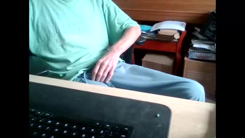 Snapshot of petitwilly chatting on October 1, 2025, 9:26 am petitwilly online show from October 1, 2025, 9:26 am