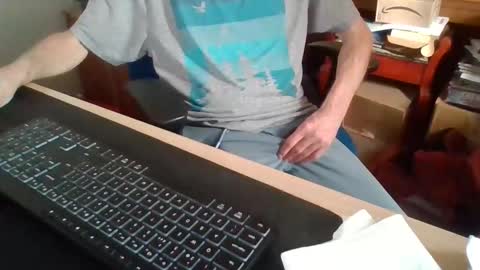 Snapshot of petitwilly chatting on November 28, 2025, 12:41 pm petitwilly online show from November 28, 2025, 12:41 pm