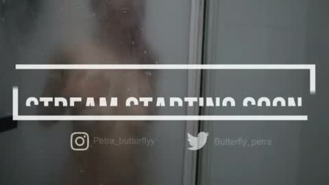 Snapshot of petra_butterfly chatting on May 9, 2026, 1:22 am i.. .U can call me Nick .... Help me to reach 200 thumbs up online show from May 9, 2026, 1:22 am