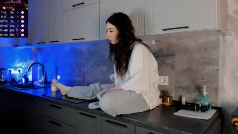 Emma online show from December 30, 2024, 8:15 pm