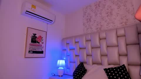 Snapshot of peyton_louise chatting on November 28, 2025, 12:08 pm Peyton online show from November 28, 2025, 12:08 pm