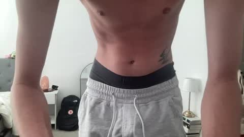 peytonzz online show from July 18, 2026, 9:51 pm