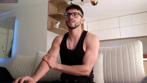 phantom_bigger1 online show from November 22, 2025, 2:05 pm