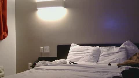 Snapshot of phantompig chatting on December 18, 2025, 9:37 am phantompig online show from December 18, 2025, 9:37 am