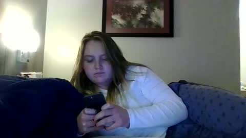 Snapshot of phatassblond chatting on December 8, 2024, 8:36 pm PhatAssBlond online show from December 8, 2024, 8:36 pm