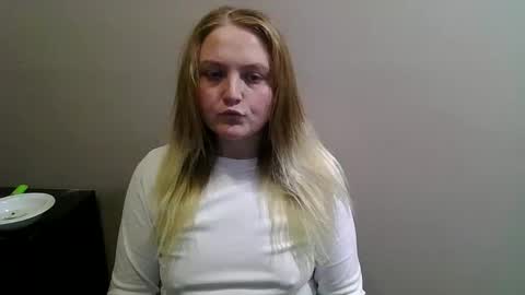 Snapshot of phatassblond chatting on December 14, 2024, 11:45 pm PhatAssBlond online show from December 14, 2024, 11:45 pm