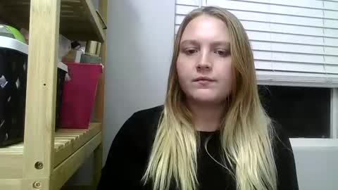 Snapshot of phatassblond chatting on December 22, 2024, 2:28 am PhatAssBlond online show from December 22, 2024, 2:28 am