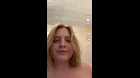 Snapshot of phatassblond chatting on December 28, 2024, 9:51 pm PhatAssBlond online show from December 28, 2024, 9:51 pm