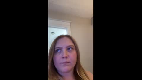 Snapshot of phatassblond chatting on January 13, 2025, 8:26 pm PhatAssBlond online show from January 13, 2025, 8:26 pm