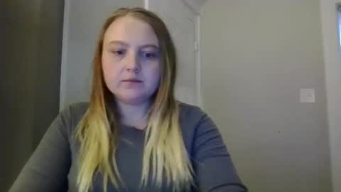 Snapshot of phatassblond chatting on January 15, 2025, 9:51 pm PhatAssBlond online show from January 15, 2025, 9:51 pm