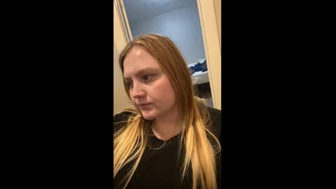 Snapshot of phatassblond chatting on January 19, 2025, 12:38 am PhatAssBlond online show from January 19, 2025, 12:38 am