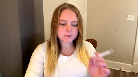 Snapshot of phatassblond chatting on January 25, 2025, 5:40 pm PhatAssBlond online show from January 25, 2025, 5:40 pm