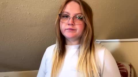 Snapshot of phatassblond chatting on February 1, 2025, 6:29 pm PhatAssBlond online show from February 1, 2025, 6:29 pm