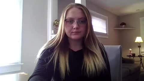 Snapshot of phatassblond chatting on February 10, 2025, 4:58 pm PhatAssBlond online show from February 10, 2025, 4:58 pm