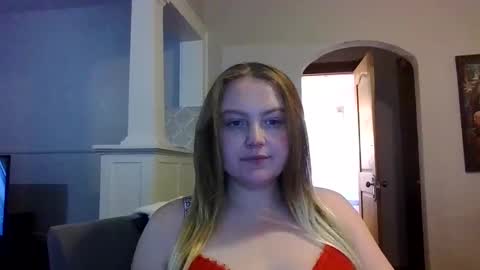 Snapshot of phatassblond chatting on February 12, 2025, 4:55 pm PhatAssBlond online show from February 12, 2025, 4:55 pm