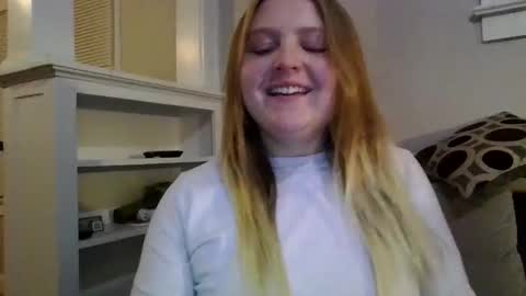 Snapshot of phatassblond chatting on February 14, 2025, 1:13 am PhatAssBlond online show from February 14, 2025, 1:13 am