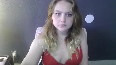 Snapshot of phatassblond chatting on March 1, 2025, 6:43 pm PhatAssBlond online show from March 1, 2025, 6:43 pm